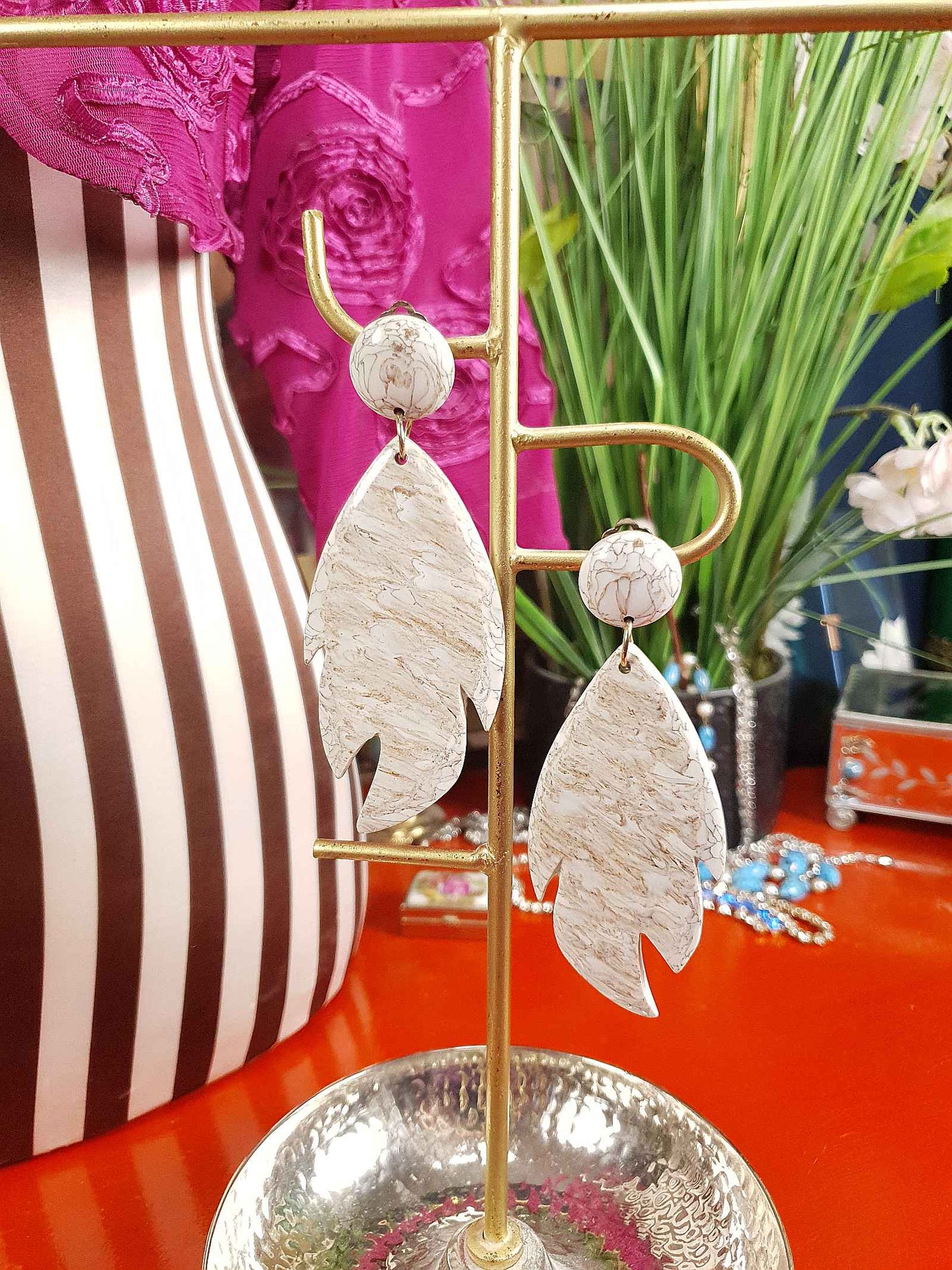 Vintage 1960s Marbled Resin Statement Leaf Earrings Dangle Drop