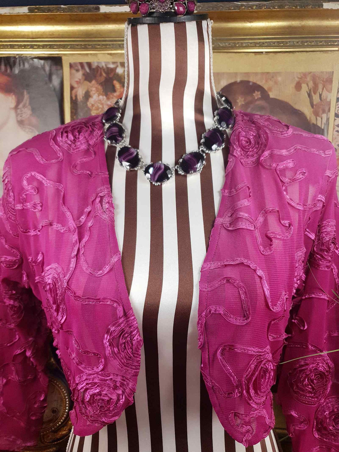 Vintage 1960s Purple Art Glass Sphinx Necklace