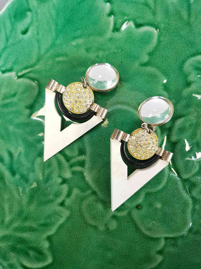 Vintage 1960s Black White Triangle Earrings Clip-On Mod Geometric