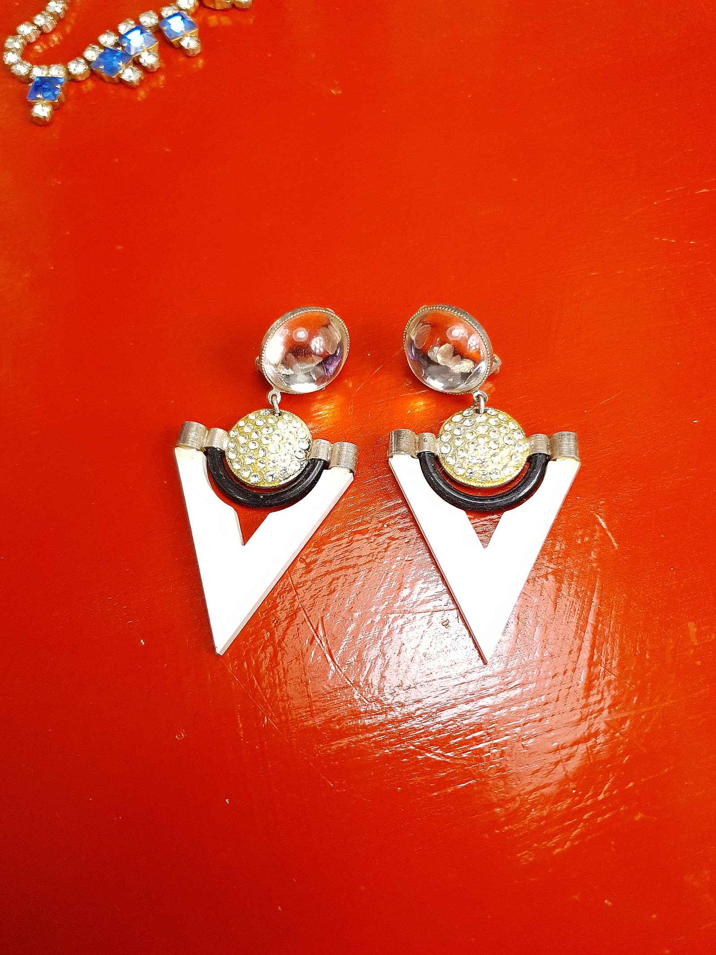 Vintage 1960s Black White Triangle Earrings Clip-On Mod Geometric