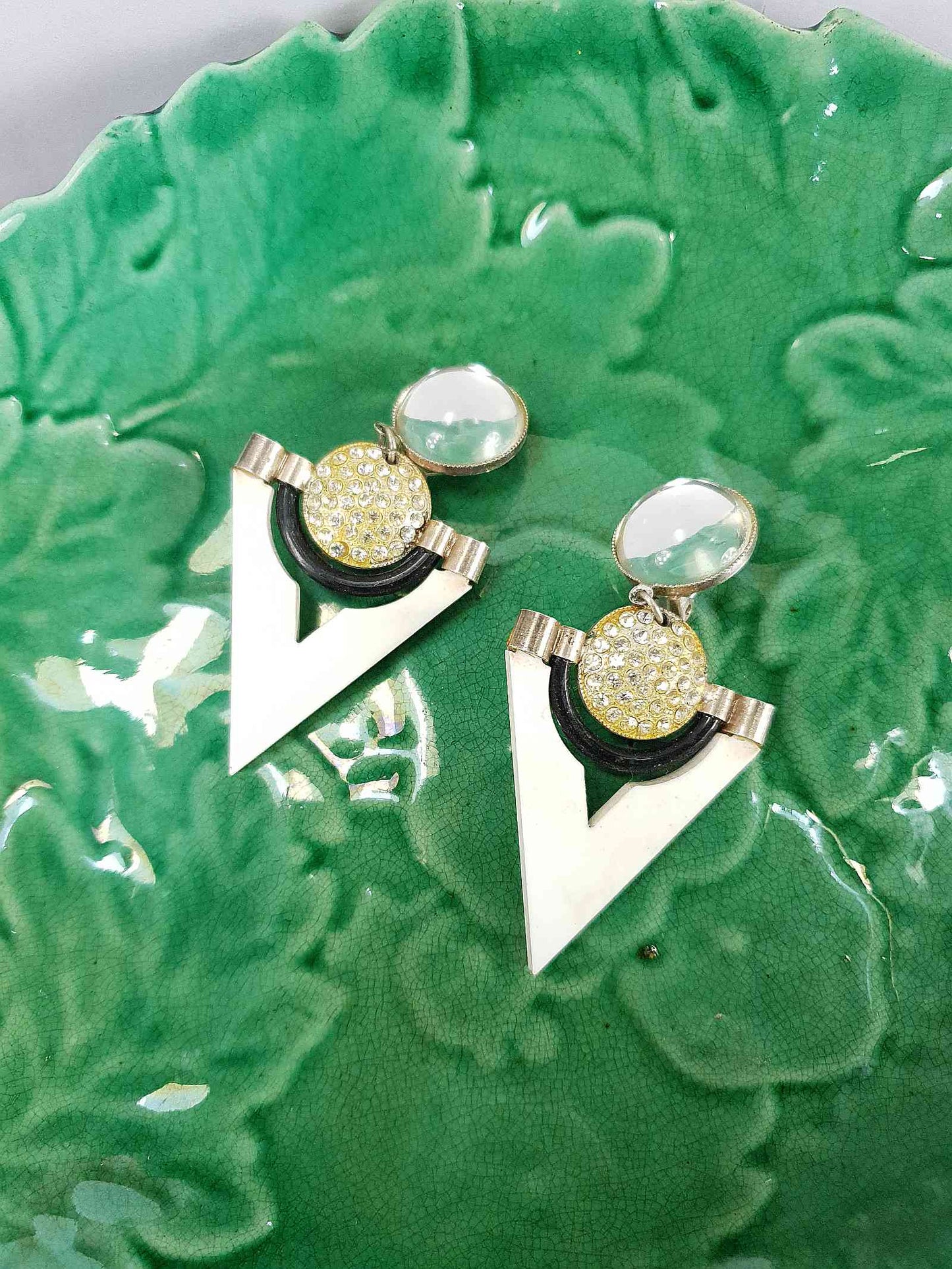 Vintage 1960s Black White Triangle Earrings Clip-On Mod Geometric