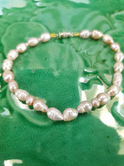 Vintage 1970s Pink Freshwater Pearl Bracelet