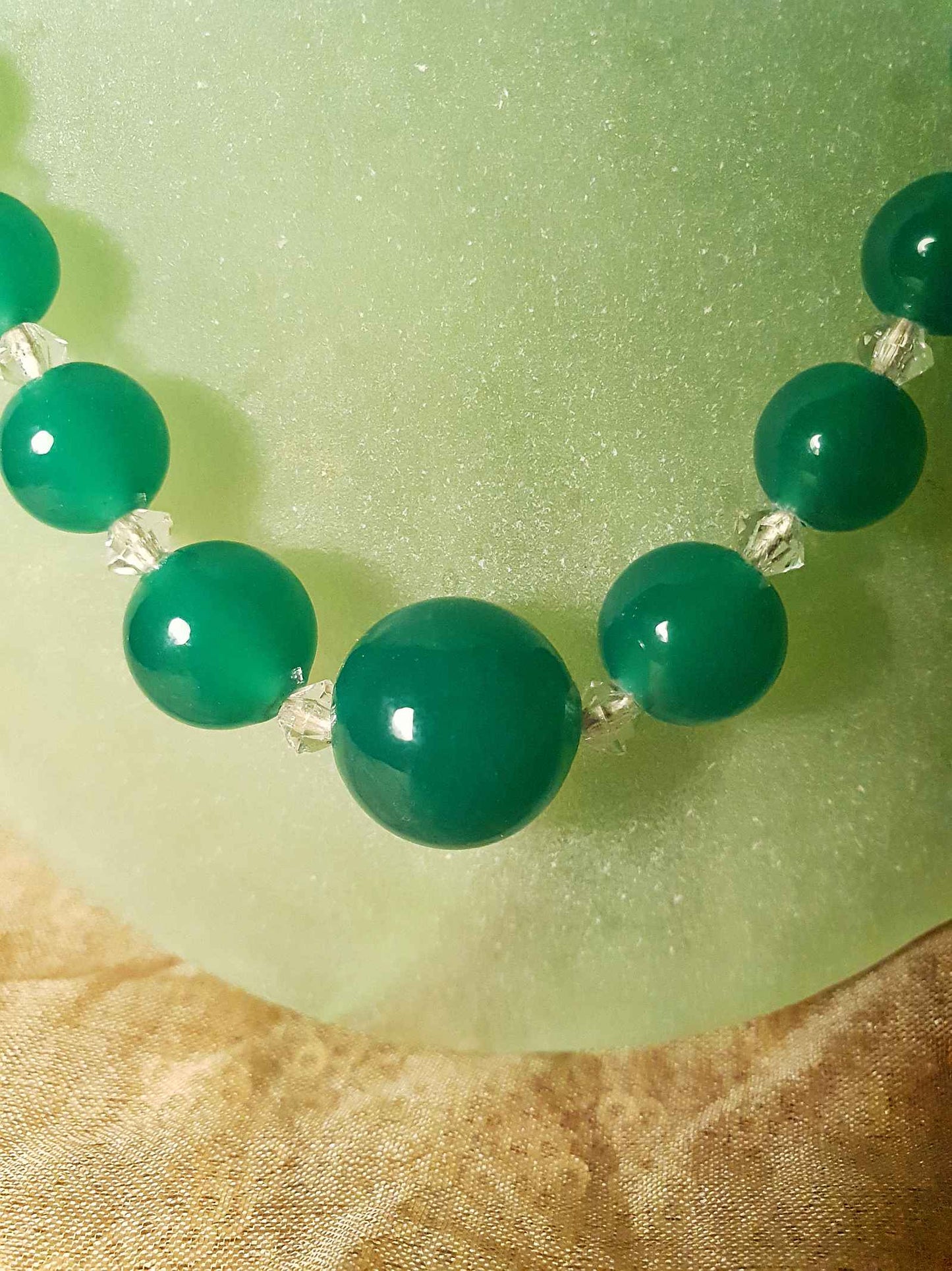Cute Vintage 1930s Green Glass Bead Necklace