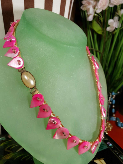 Vintage 1930s Mother Of Pearl Necklace 16" Choker Cerise Pink Teardrop Art Deco