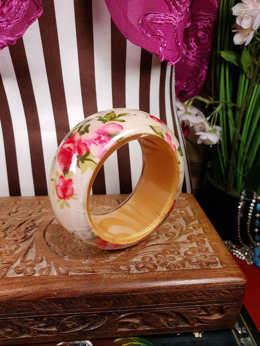 Vintage 1950s Lucite Floral Bangle Flower Bracelet