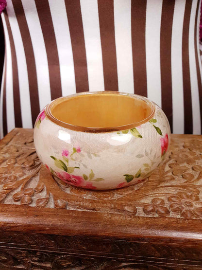 Vintage 1950s Lucite Floral Bangle Flower Bracelet