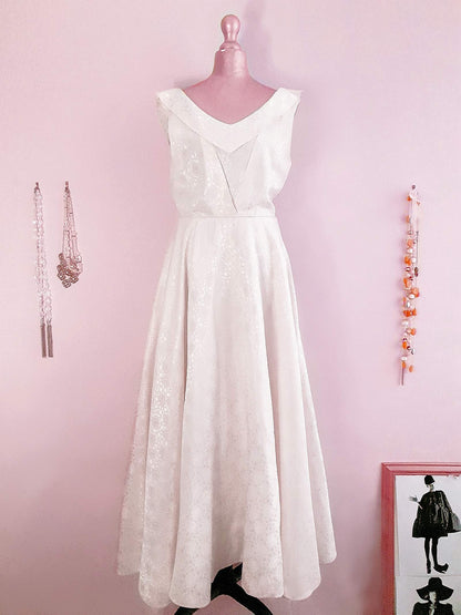 Divine 1950s Vintage White Dress Gown - Size 10