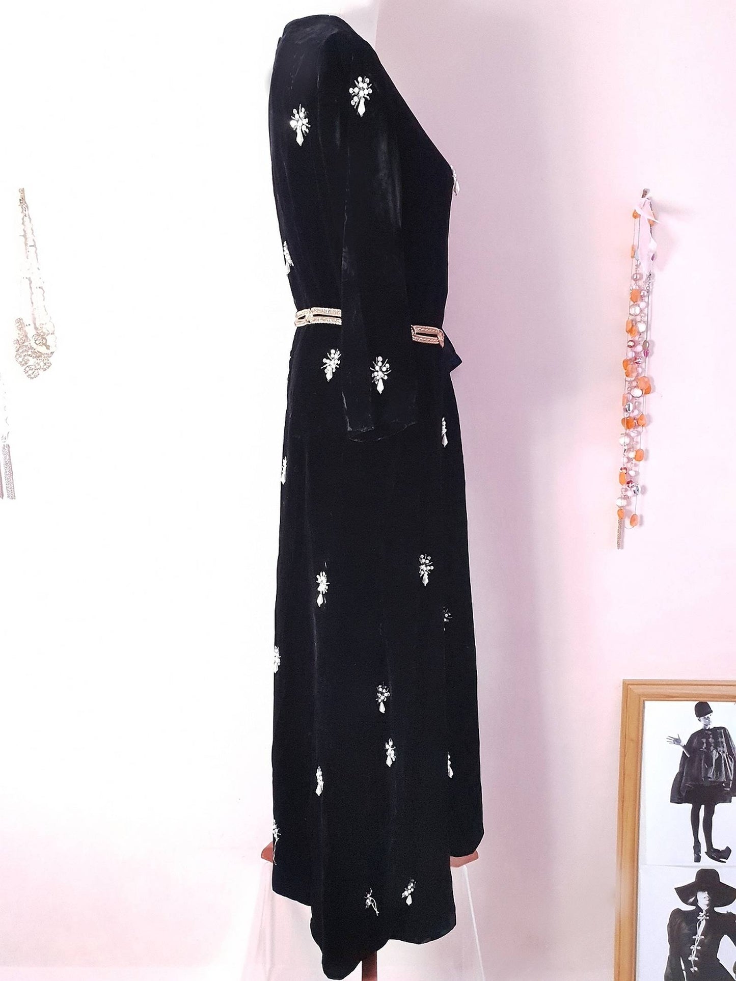 Glamourous Vintage 1960s Black Velvet Pearl Beaded Evening Gown Dress - Size 14