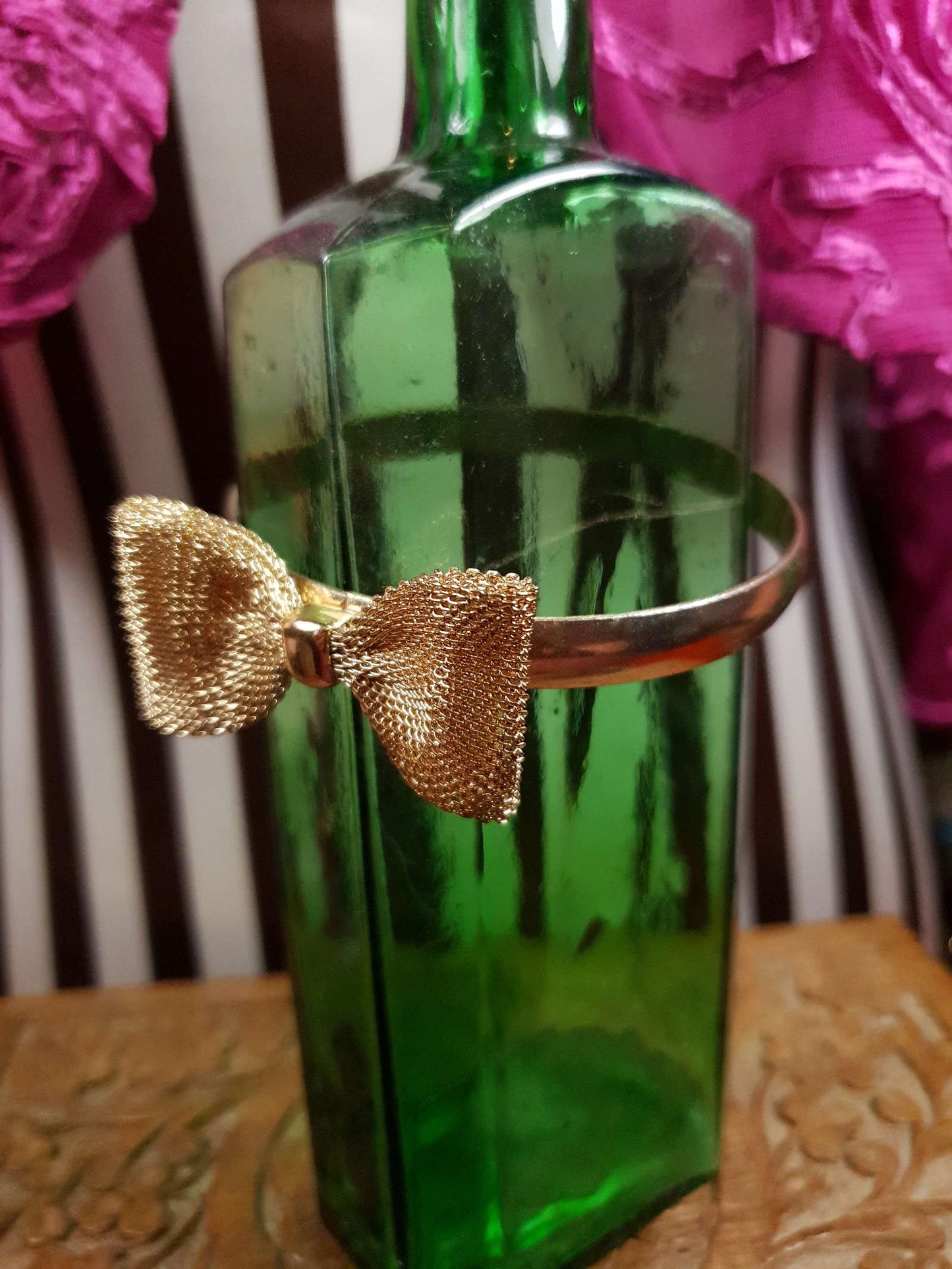 Vintage 1970s Bow Bracelet Bangle Gold Tone Retro