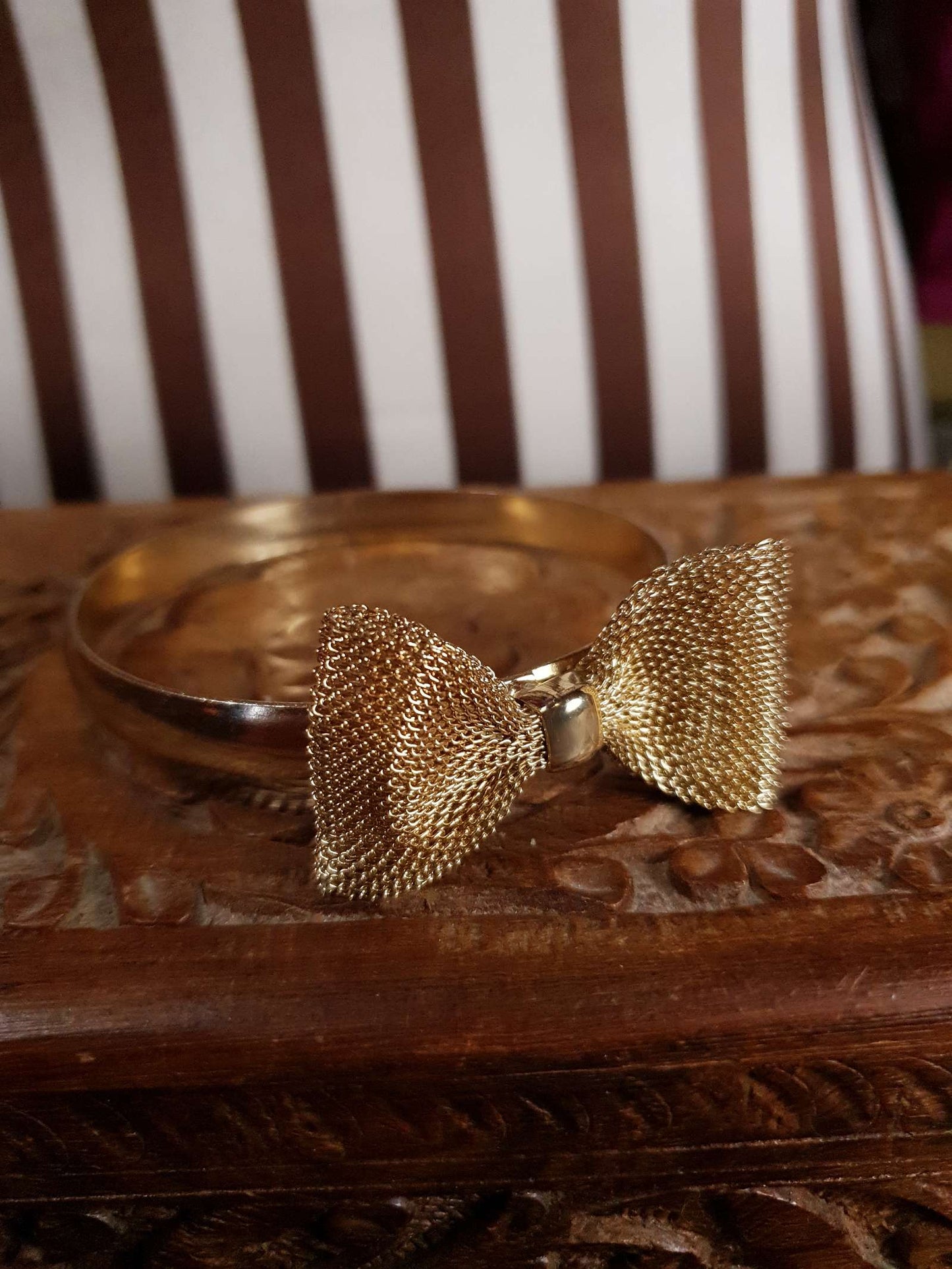 Vintage 1970s Bow Bracelet Bangle Gold Tone Retro