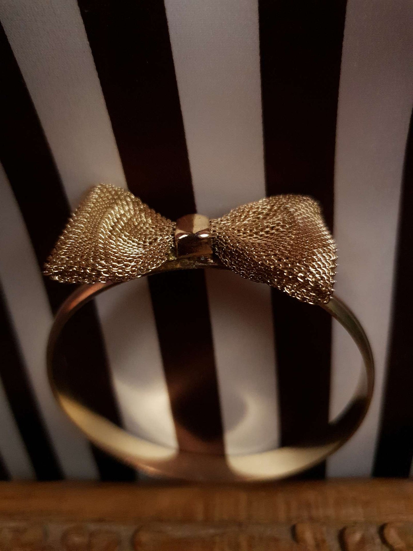 Vintage 1970s Bow Bracelet Bangle Gold Tone Retro