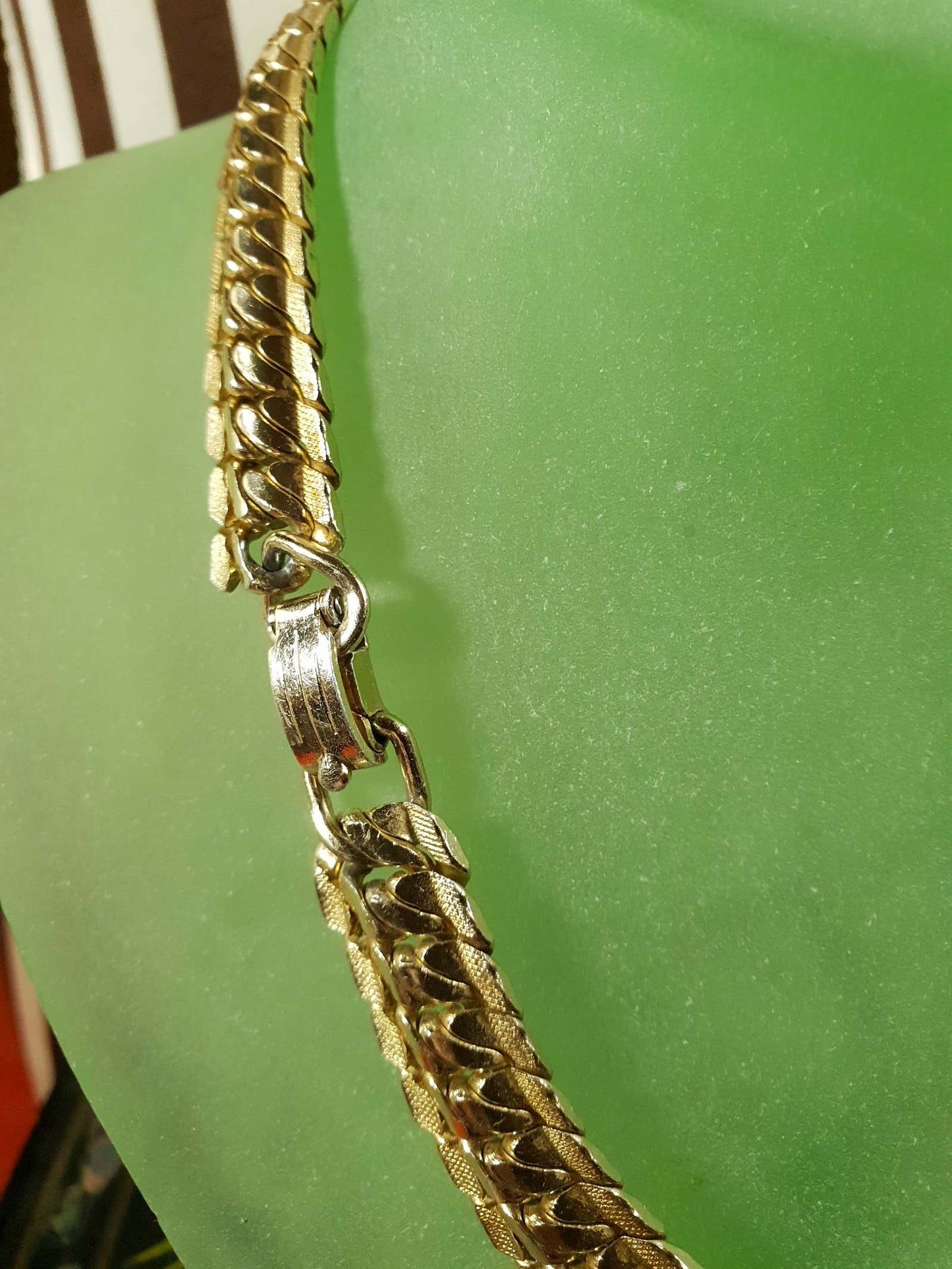 Vintage 1970s Choker Necklace 16" Snake Chain Gold Tone Retro