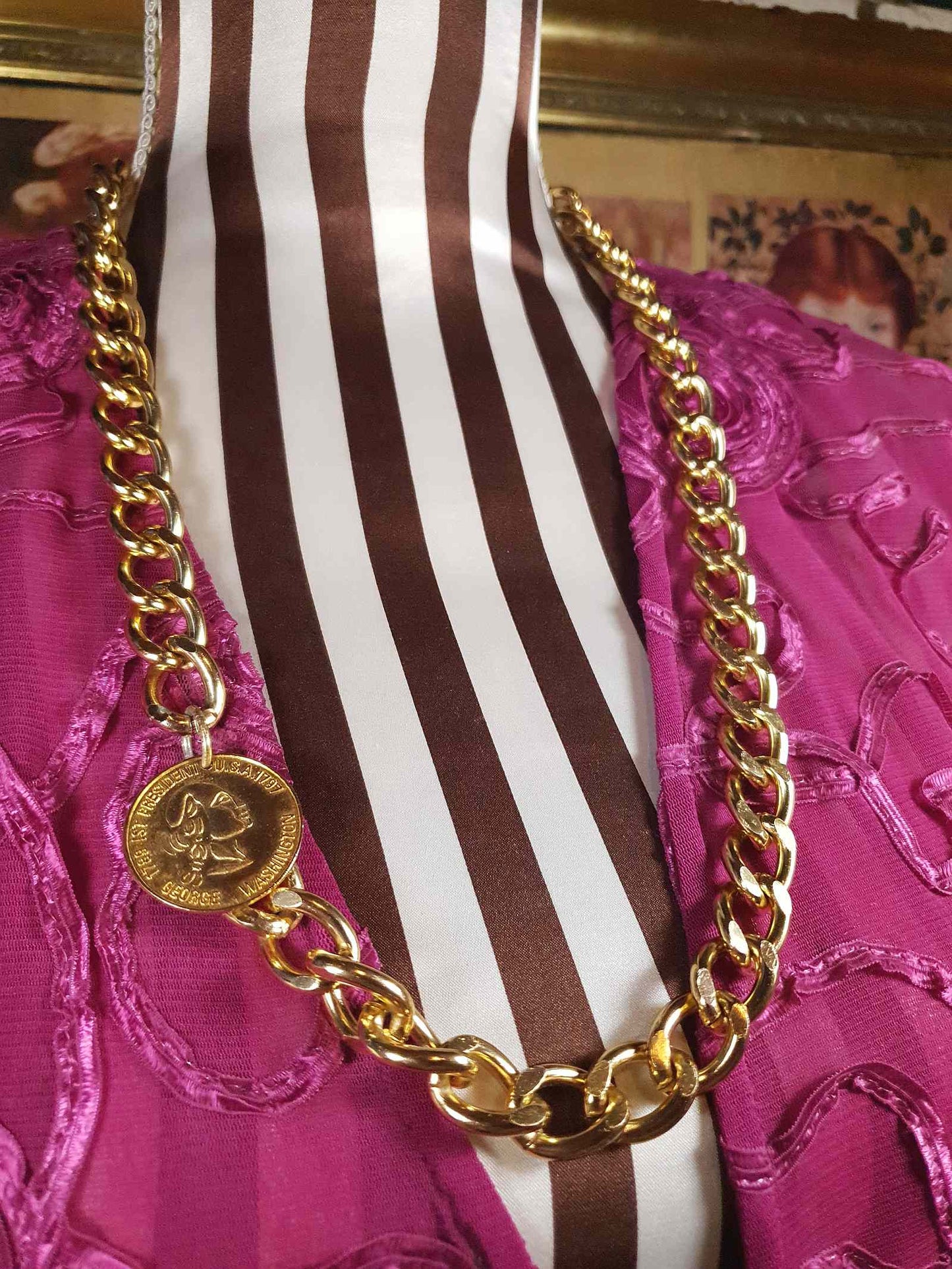 Vintage 1980s Chunky Gold Chain Necklace 28" George Washington Coin Retro