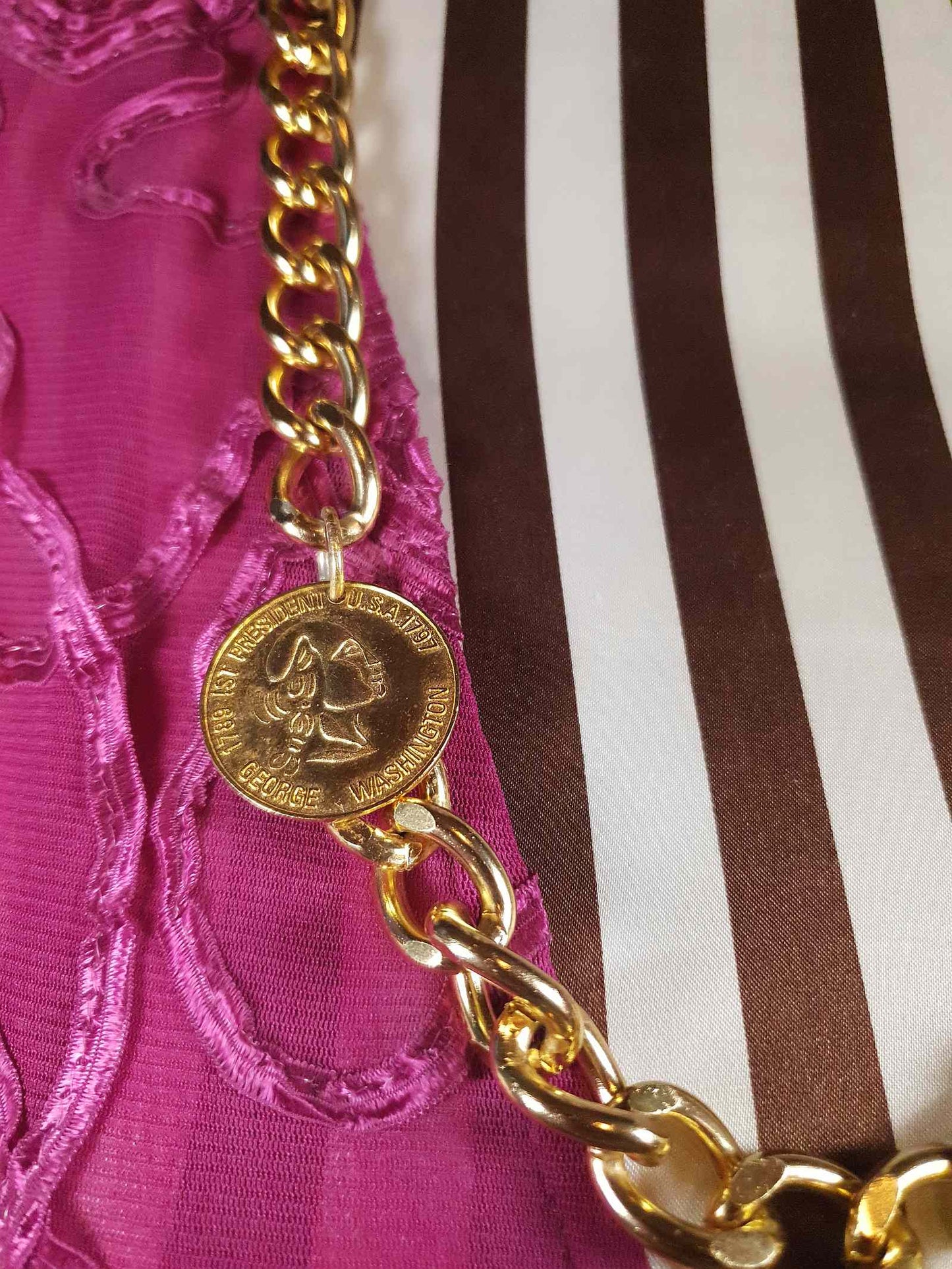 Vintage 1980s Chunky Gold Chain Necklace 28" George Washington Coin Retro