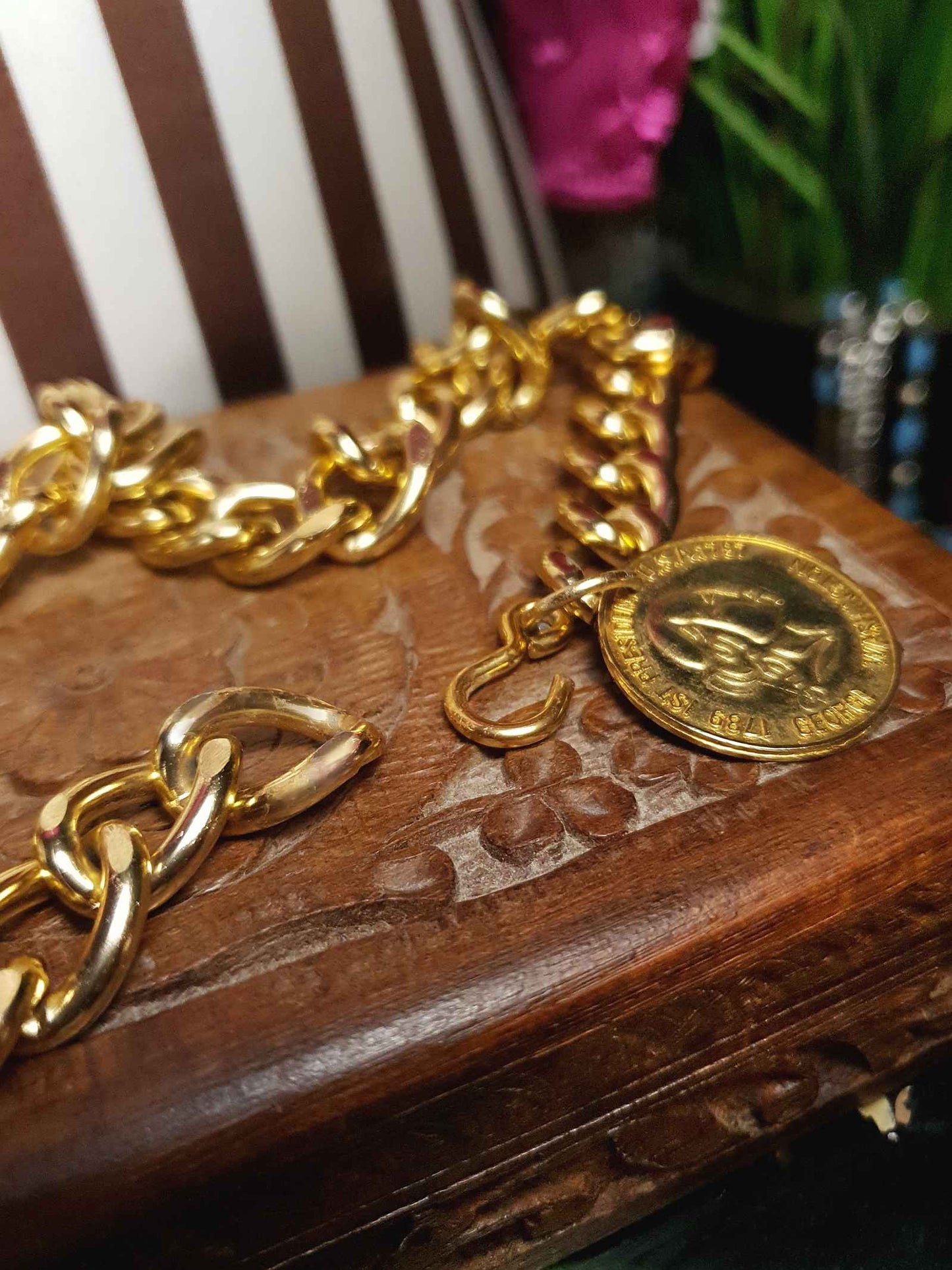 Vintage 1980s Chunky Gold Chain Necklace 28" George Washington Coin Retro
