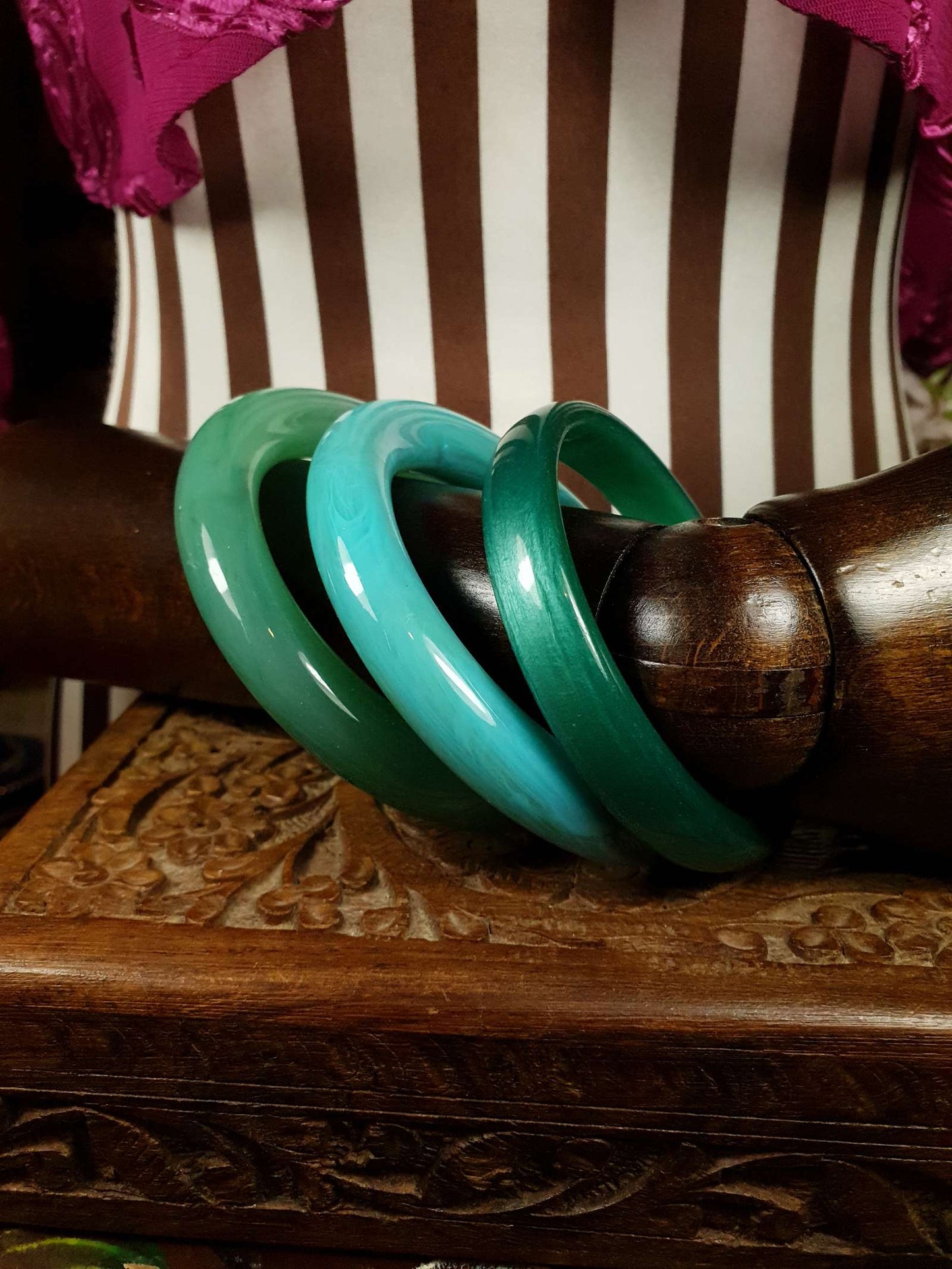 Vintage 1970s Green Resin Bangles Bracelet Set Of Three Retro Aqua Turquoise