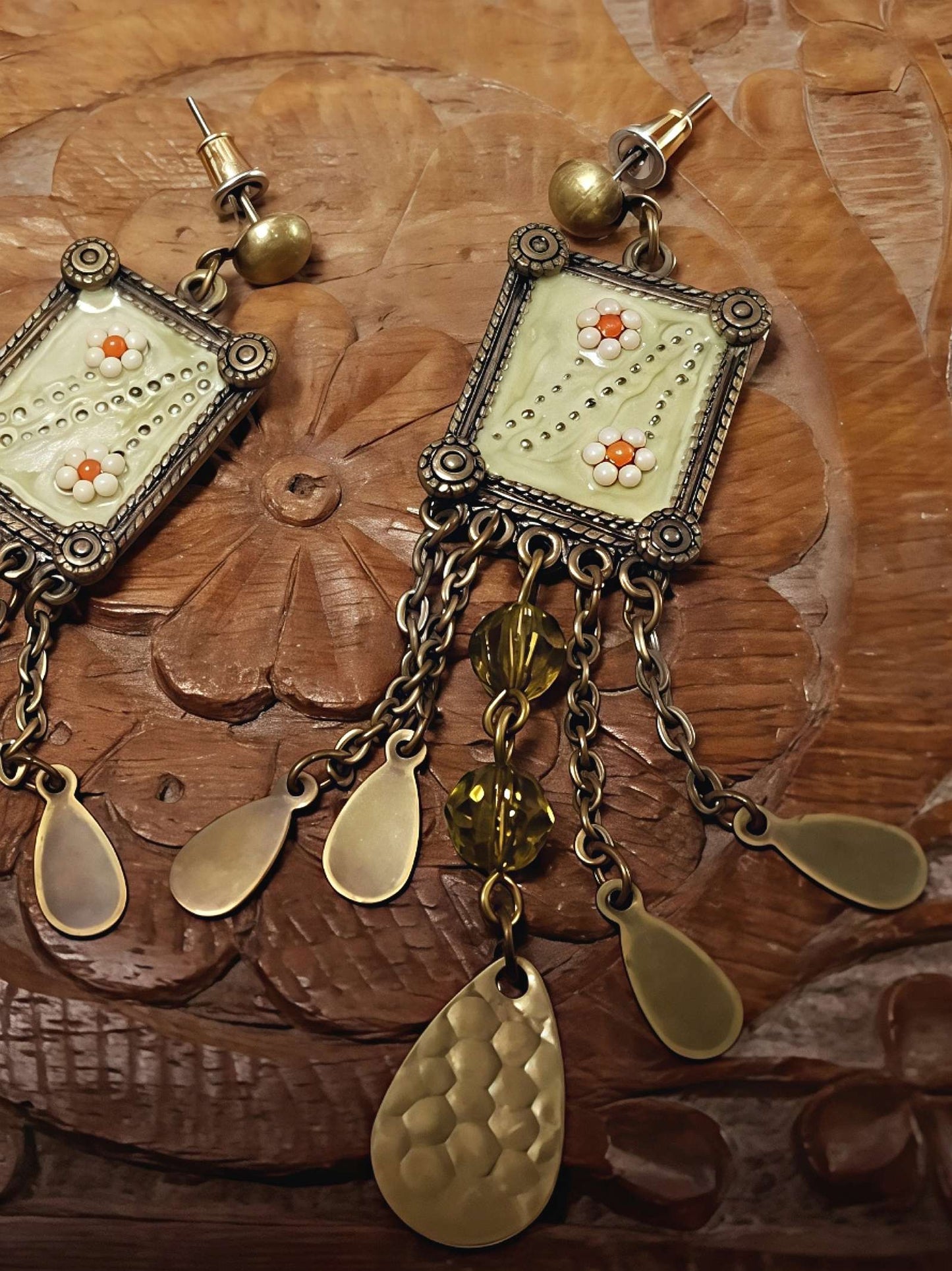 Vintage 90s Boho Dangle Earrings Enamel Floral Daisy Flower Drop Brass Bohemian