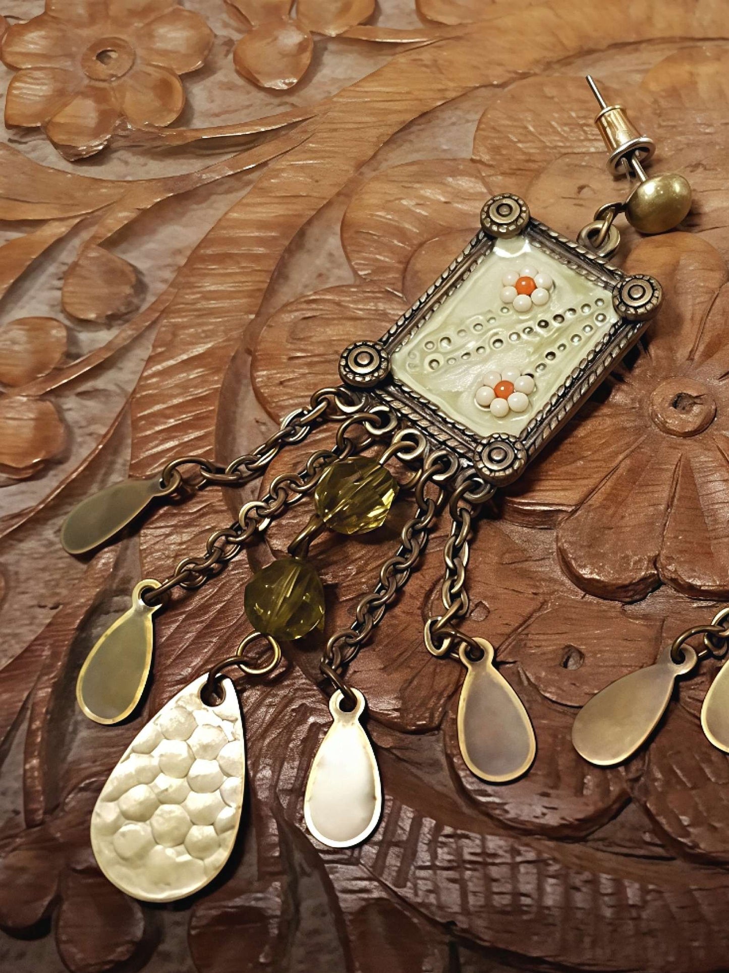 Vintage 90s Boho Dangle Earrings Enamel Floral Daisy Flower Drop Brass Bohemian